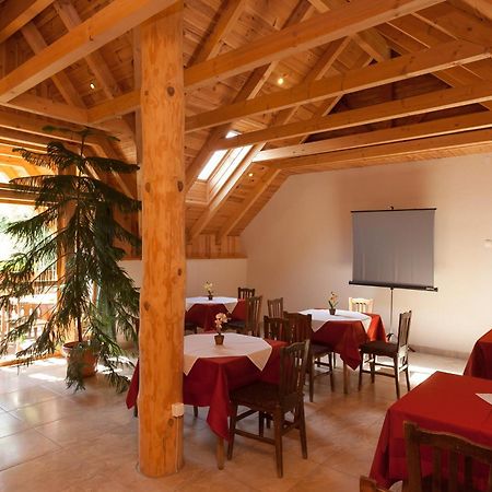 Paratlan Apartmanhaz Сильвашварад Экстерьер фото
