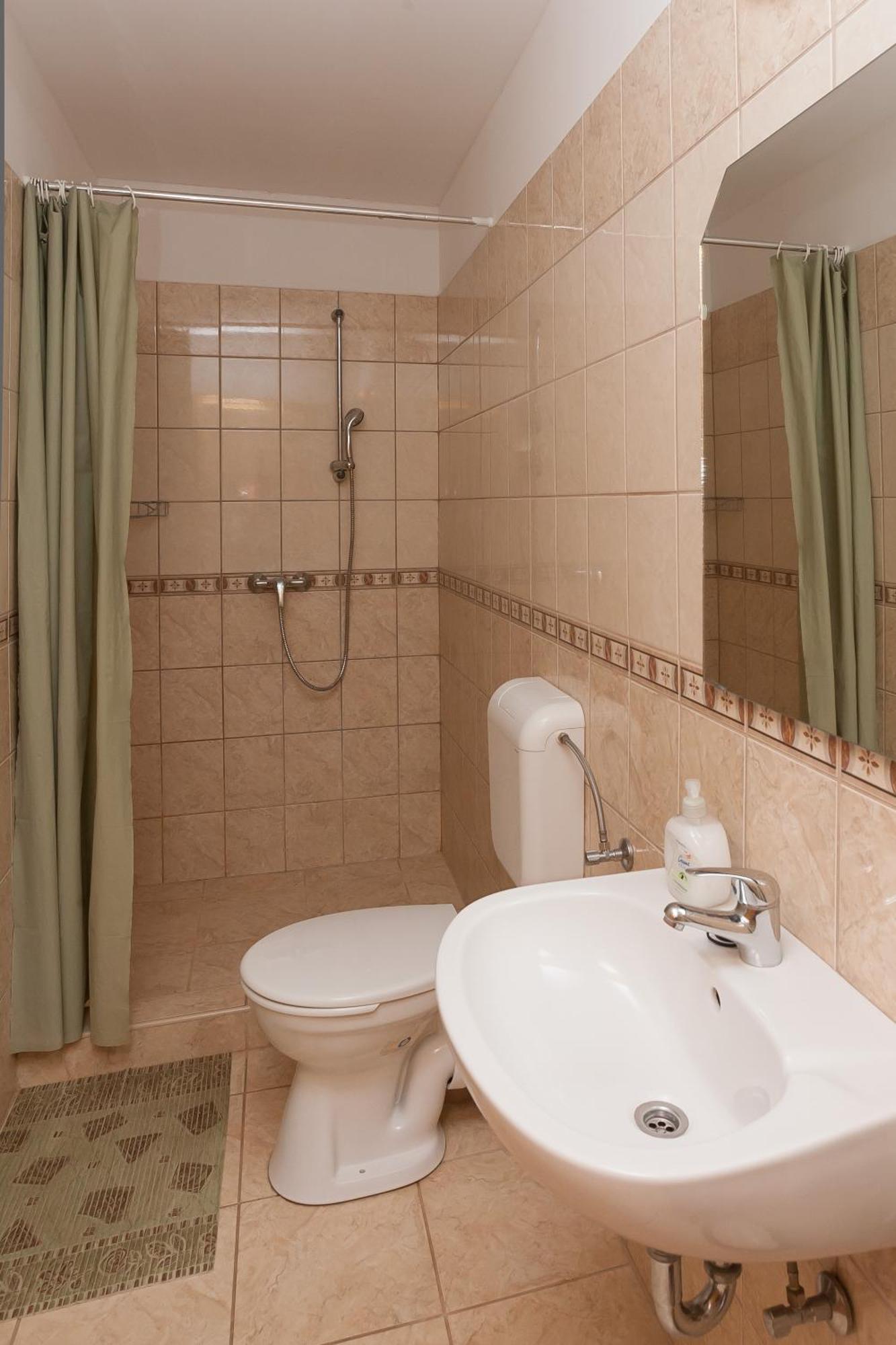 Paratlan Apartmanhaz Сильвашварад Экстерьер фото