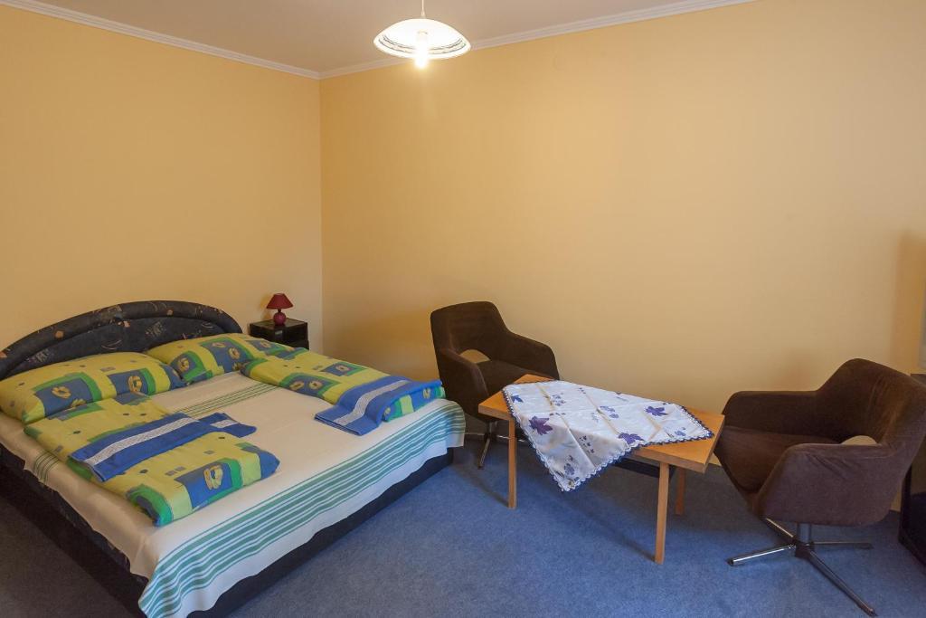 Paratlan Apartmanhaz Сильвашварад Номер фото