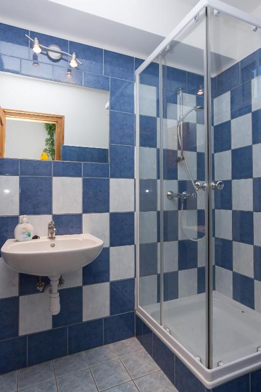 Paratlan Apartmanhaz Сильвашварад Номер фото